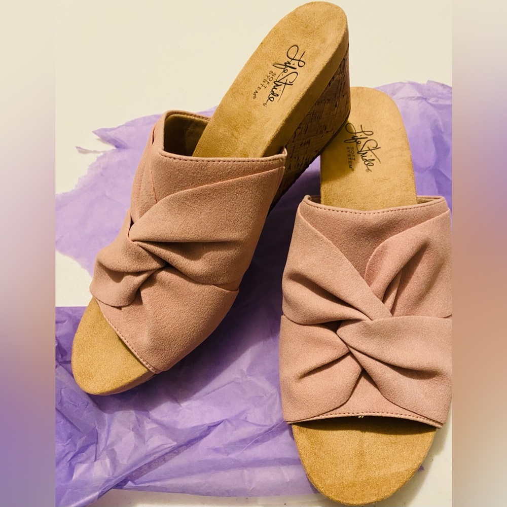 LifeStride Soft System Flex Mallory Wedge Sandals size 11M 2.5” heel